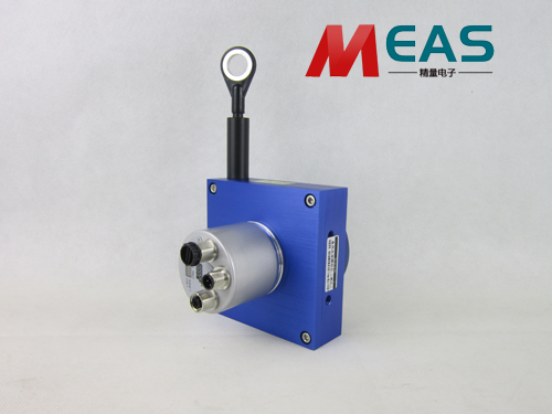 ����λ�ƾ��a���ڶܘ�(g��u)�C�ϵđ�(y��ng)��