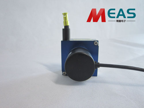 ����λ�ƾ��a����������Һ��ͬ�����ϵ�y(t��ng)�І���