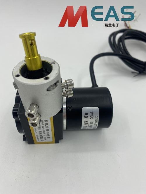 ����λ�ƾ��a������(zh��n)�o�`�ؑ�(y��ng)����늙C(j��)�Ķ�λ�y��ϵ�y(t��ng)��